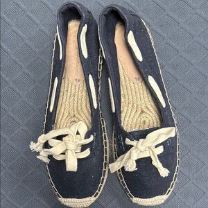 Tommy Bahama Cream and Blue Espadrilles with Nautical Knot